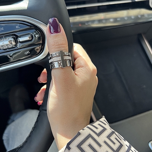 NEW 18k White Gold Roman Numeral Triple Band Diamond Ring - Picture 6 of 14